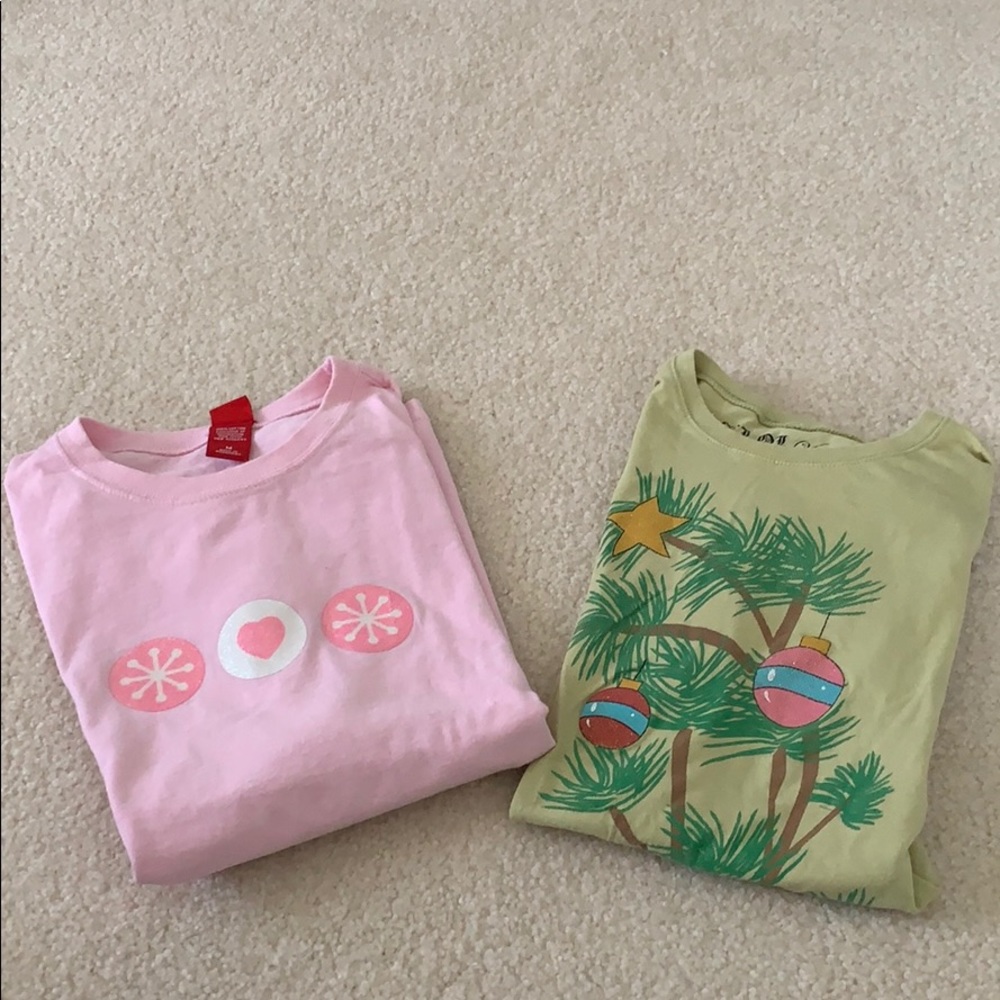 Set of 2 Holiday Tees 🎄